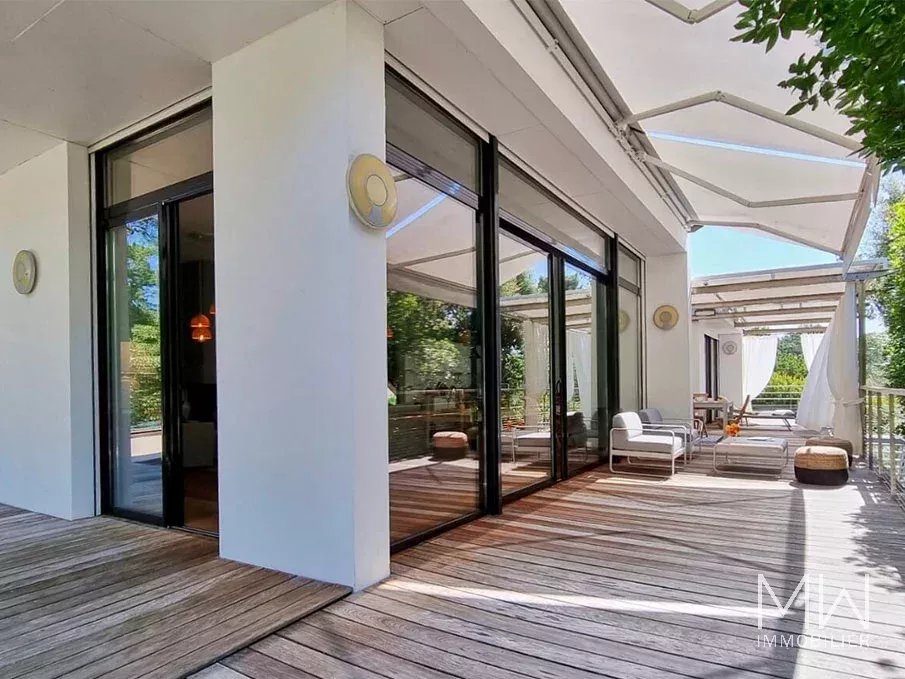 VILLA D&rsquo;ARCHITECTE AVEC PISCINE