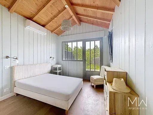 JOLIE VILLA BOIS AU CALME