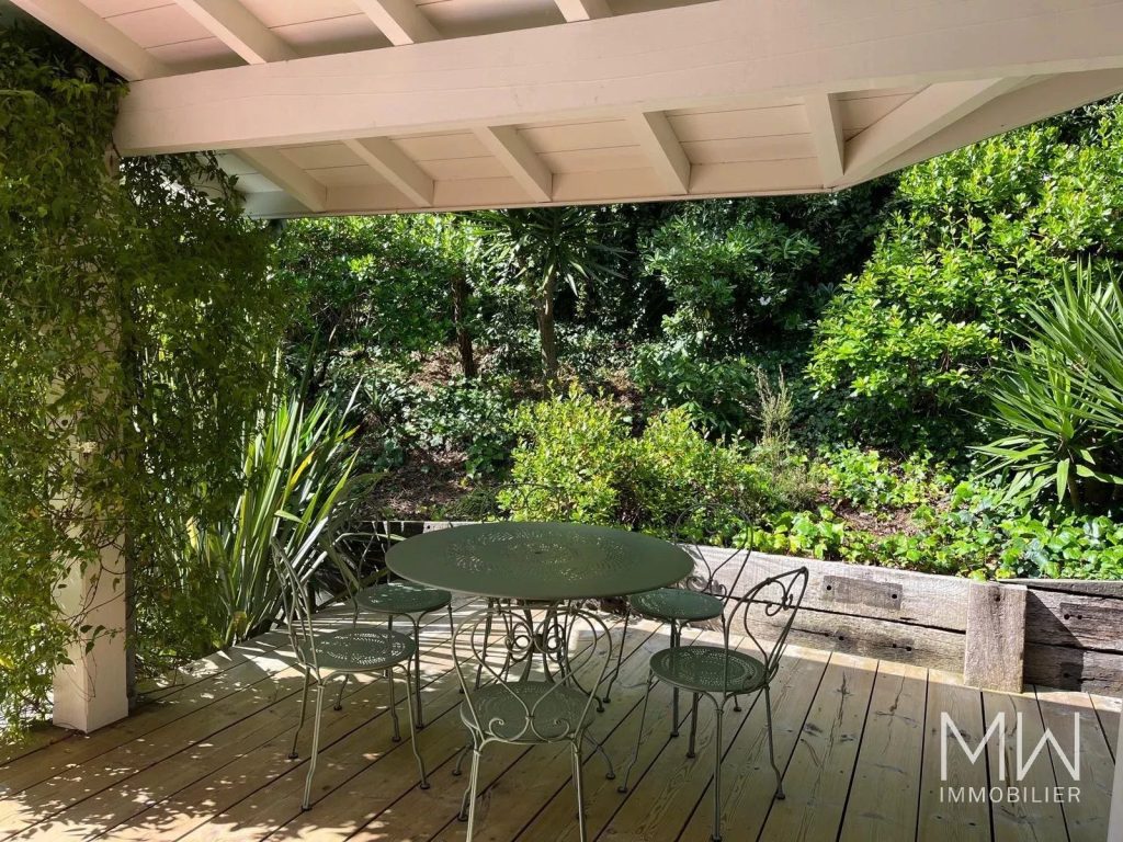 VILLA BOIS AVEC PISCINE