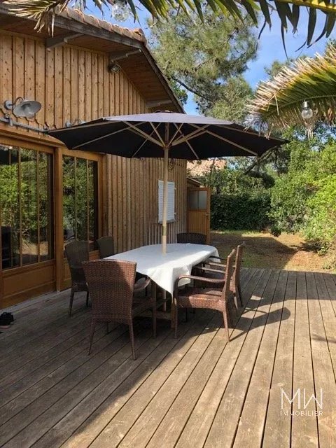 JOLIE VILLA BOIS AU PIED DES DUNES