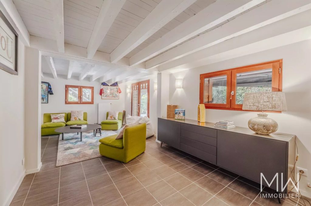 AGREABLE VILLA BOIS AVEC PISCINE AU PIED DU PHARE