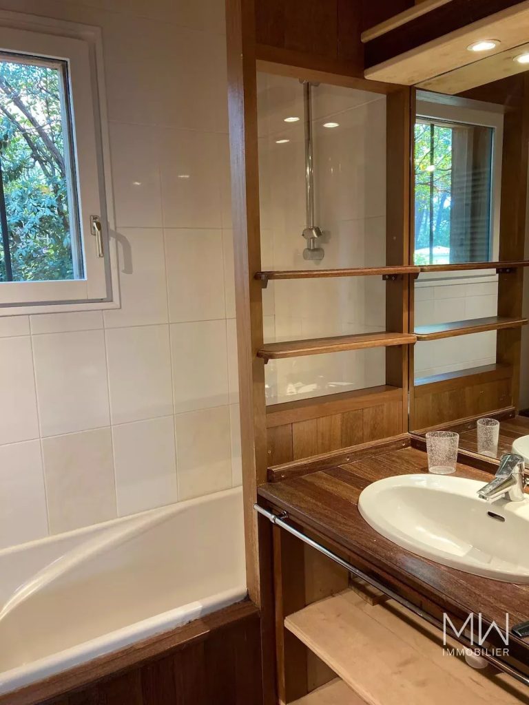 VILLA AVEC VUE BASSIN ET JACUZZI