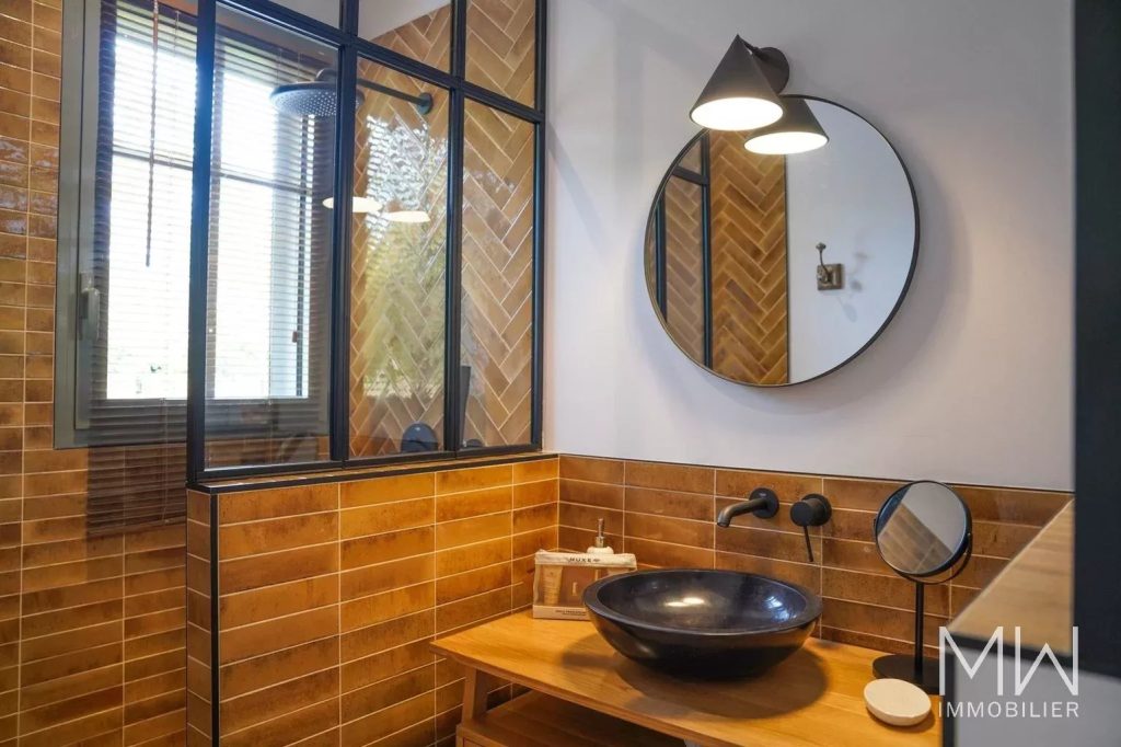 BELLE VILLA BOIS AVEC PISCINE