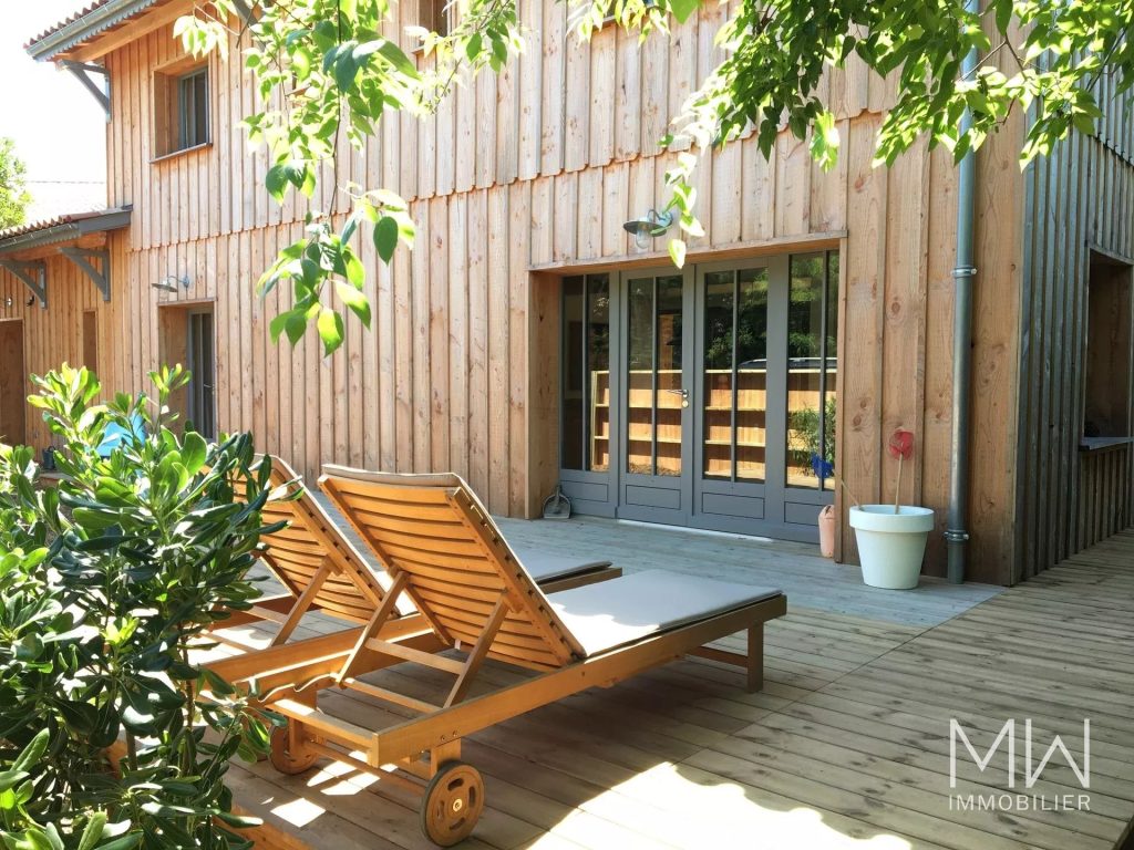 VILLA BOIS PROCHE DU BASSIN