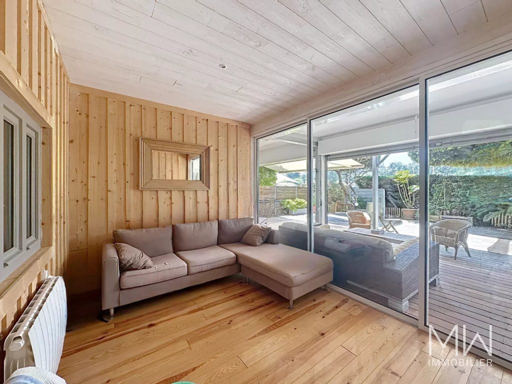 BEL APPARTEMENT FACE A L&rsquo;EAU