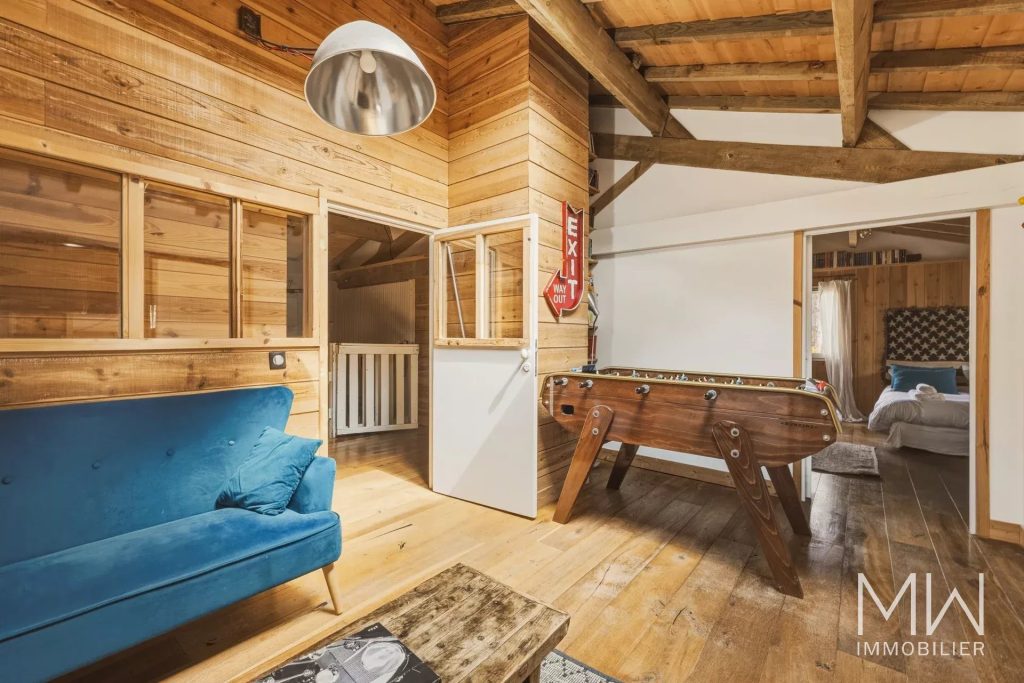 VILLA AVEC PISCINE SOUS LA PINEDE