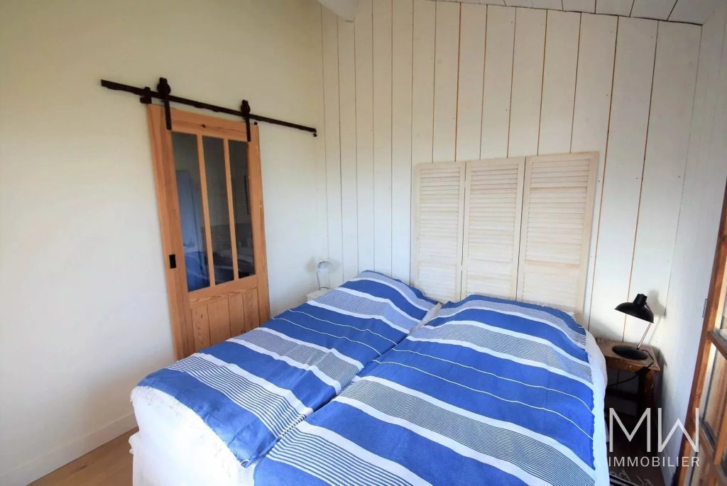 BELLE VILLA BOIS AVEC PISCINE
