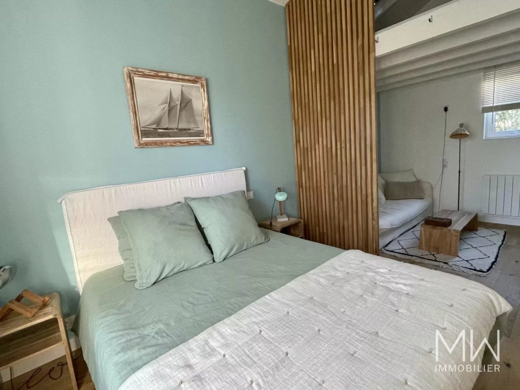 MAGNIFIQUE VILLA BOIS AVEC PISCINE