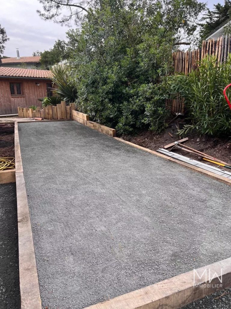 CHARMANTE VILLA BOIS AVEC PISCINE