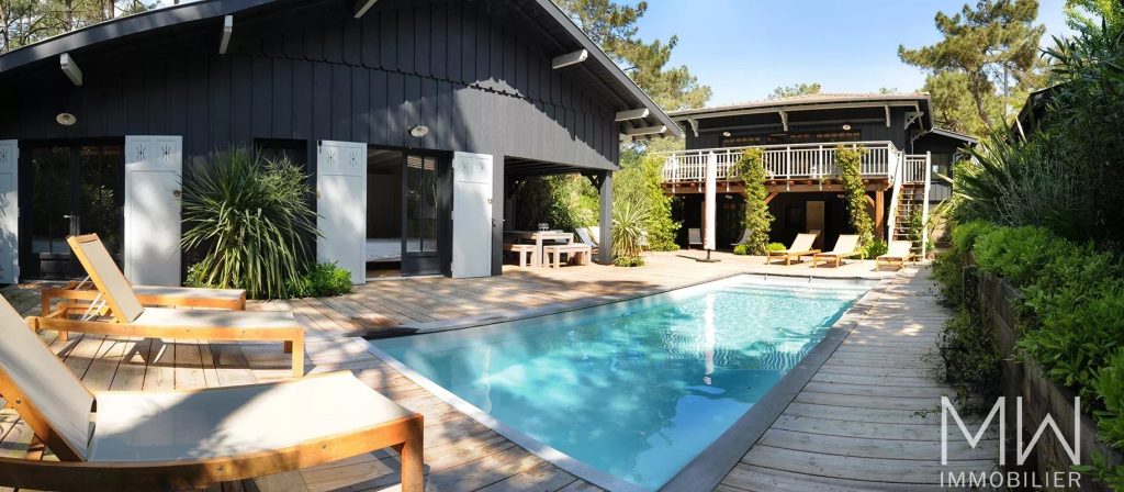 BELLE VILLA AVEC PISCINE AU PIED DES DUNES