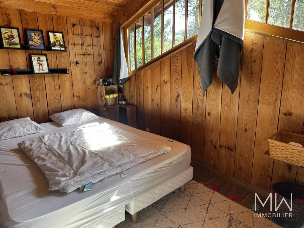 BELLE VILLA BOIS AVEC PISCINE