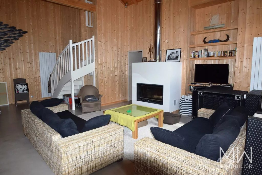 VILLA BOIS AVEC PISCINE