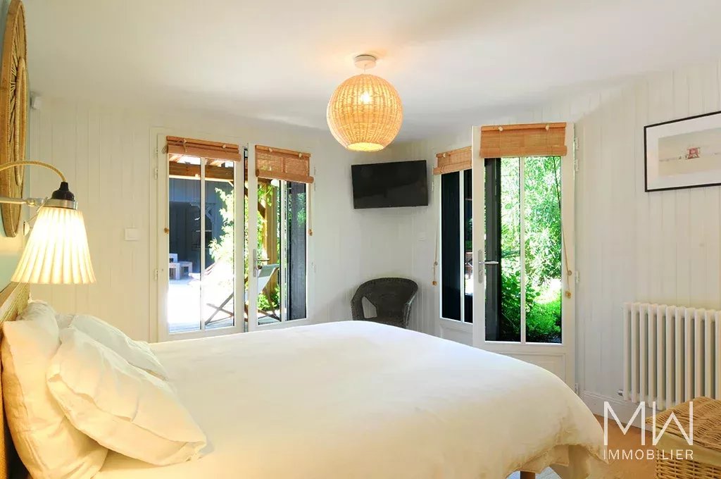 BELLE VILLA AVEC PISCINE AU PIED DES DUNES
