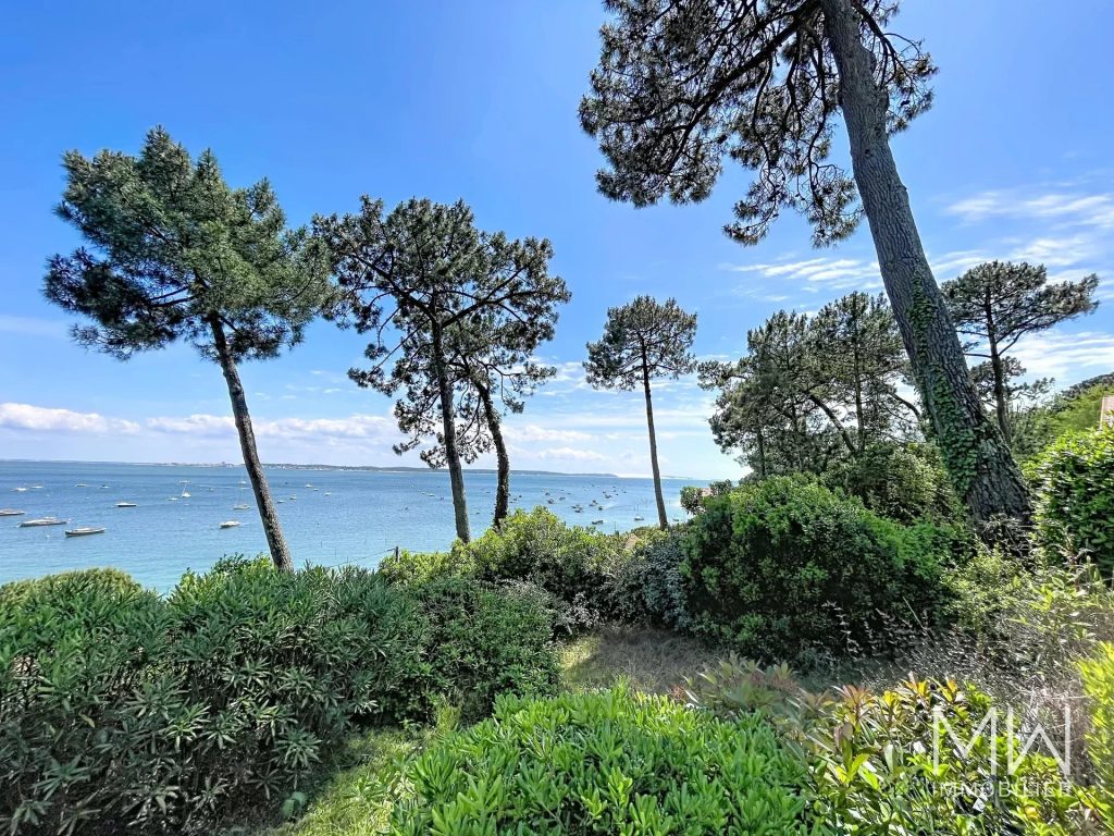 VUE PANORAMIQUE ET ACCES DIRECT A LA PLAGE