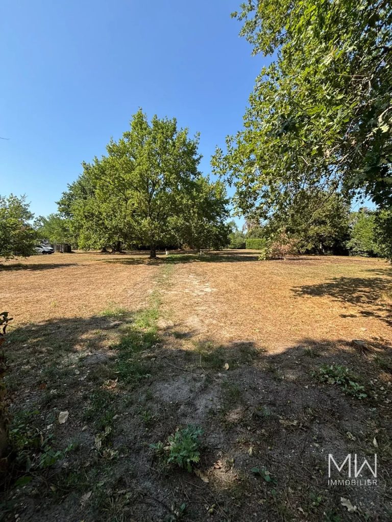 Terrain à vendre de 879 m²