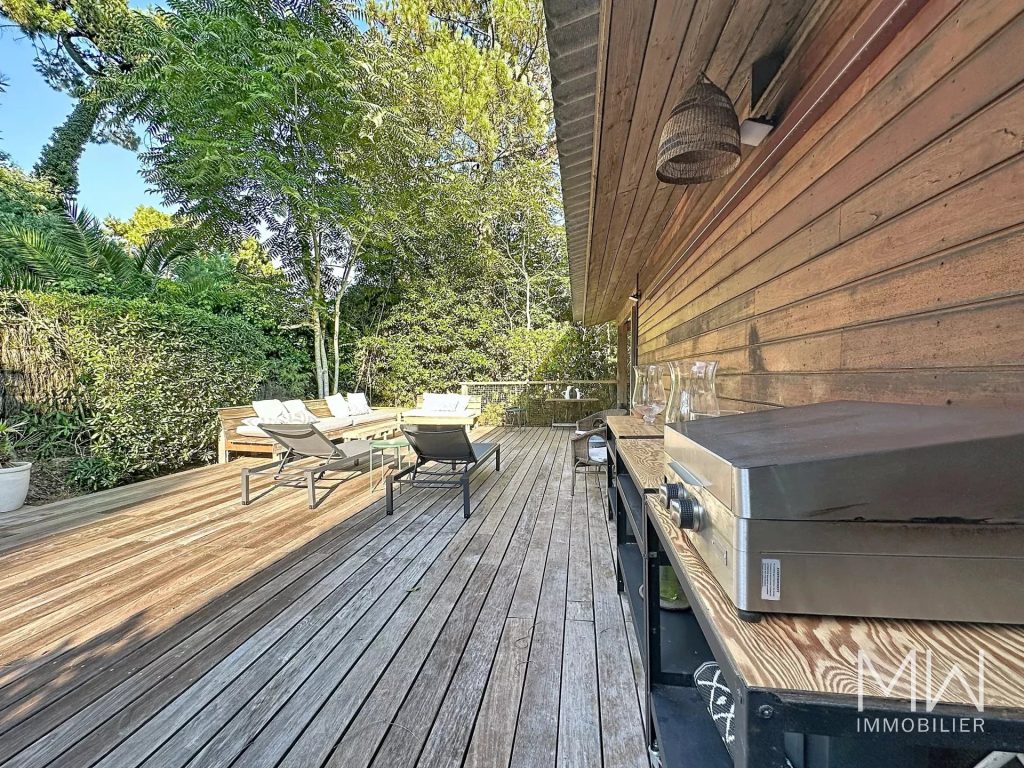 BELLE VILLA VUE BASSIN