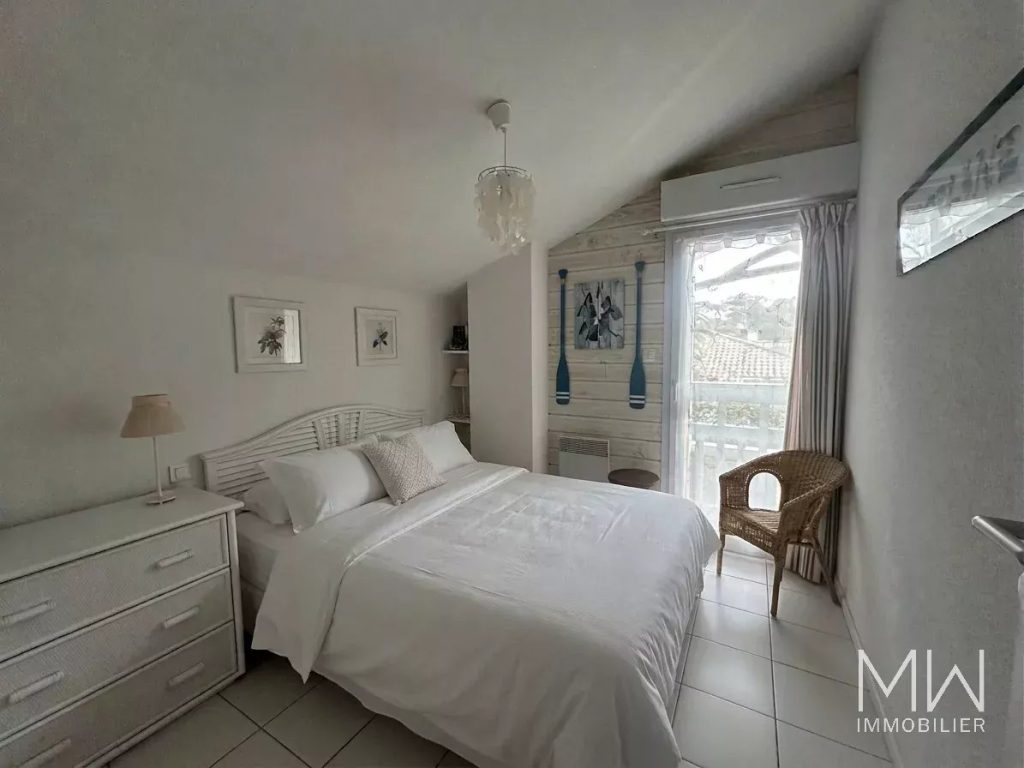 VILLA BOIS AU COUER DU VILLAGE
