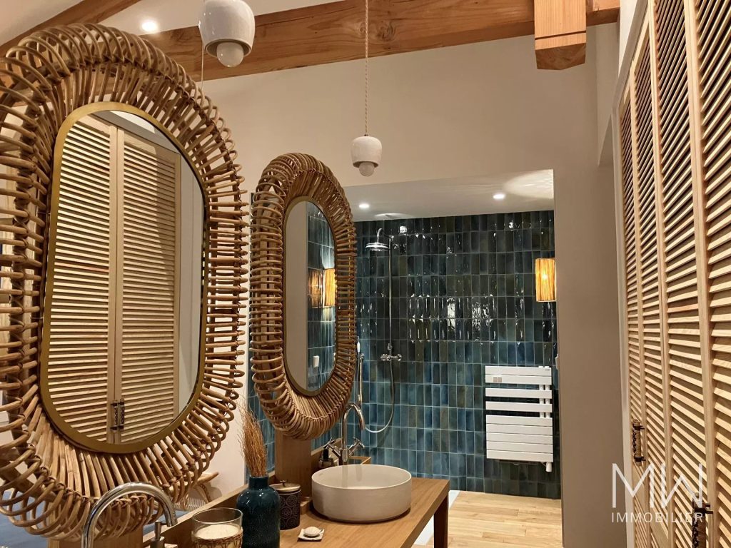 VILLA DE PRESTIGE AVEC PISCINE