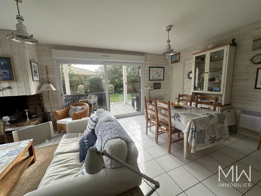VILLA BOIS AU COUER DU VILLAGE