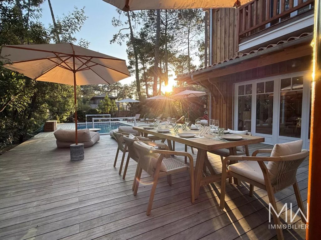 VILLA DE PRESTIGE AVEC PISCINE