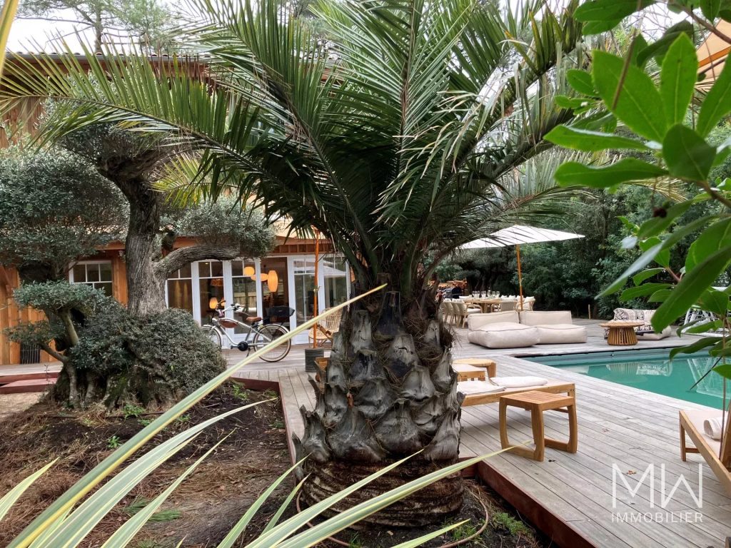 VILLA DE PRESTIGE AVEC PISCINE