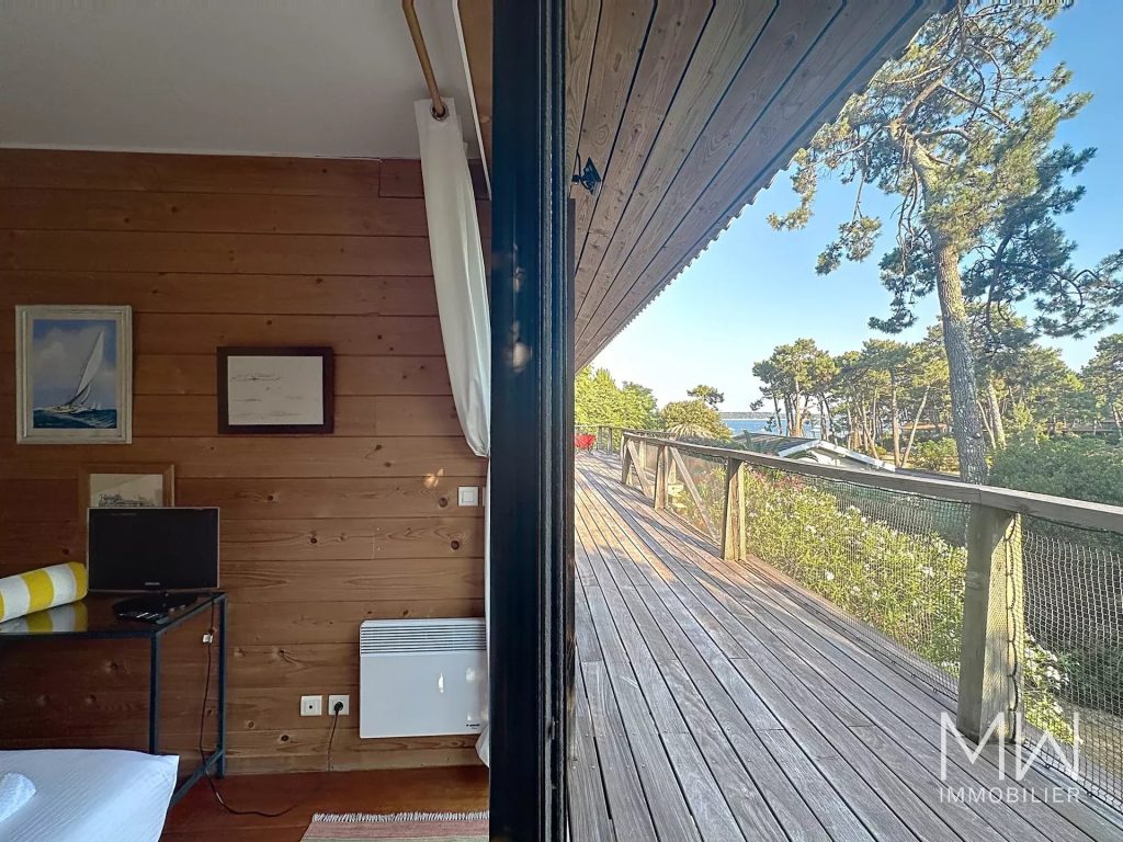 BELLE VILLA VUE BASSIN