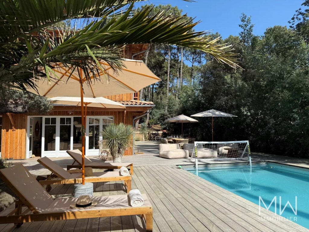 VILLA DE PRESTIGE AVEC PISCINE