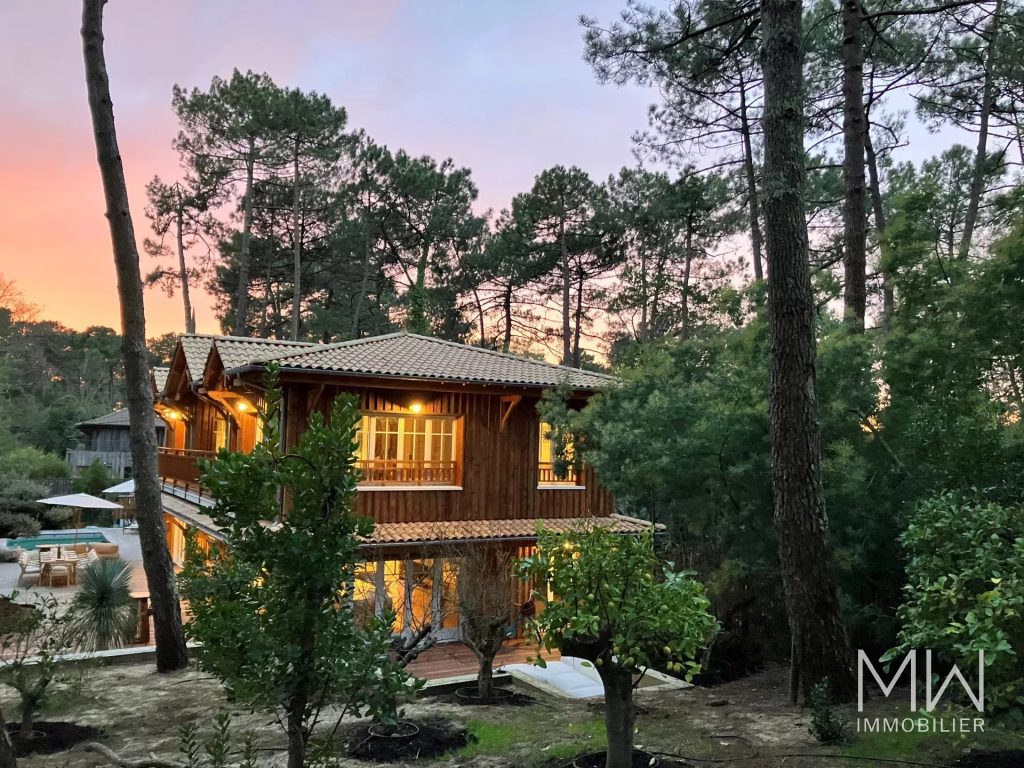 VILLA DE PRESTIGE AVEC PISCINE