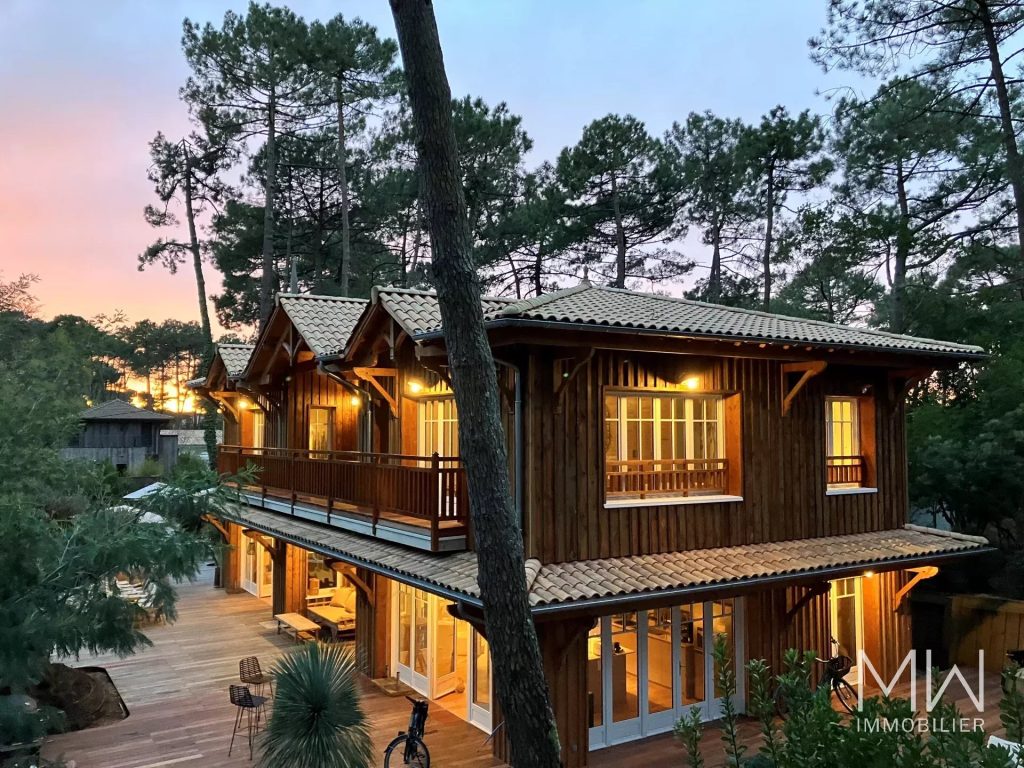 VILLA DE PRESTIGE AVEC PISCINE