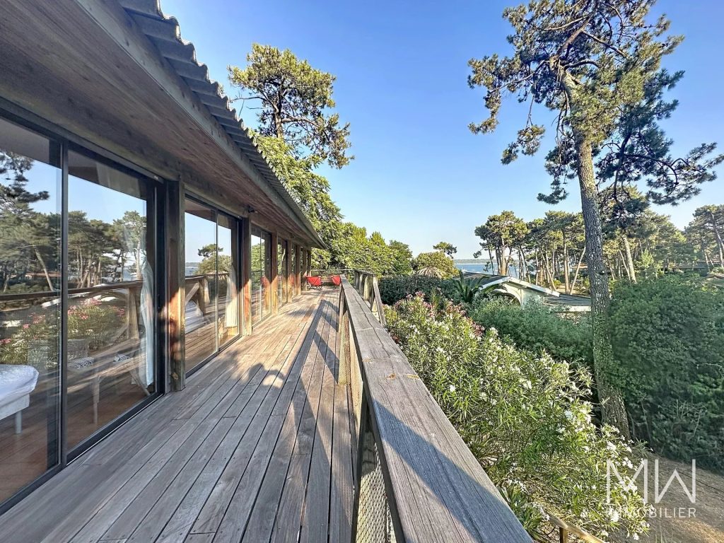 BELLE VILLA VUE BASSIN