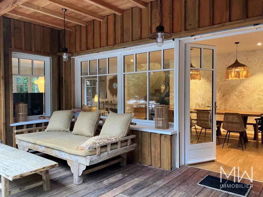 VILLA DE PRESTIGE AVEC PISCINE