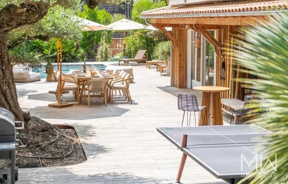 VILLA DE PRESTIGE AVEC PISCINE
